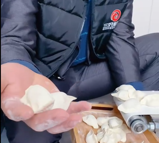 仿手工餃子機(jī)使用方法