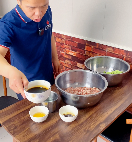 先學技術還是先入手仿手工包子機？