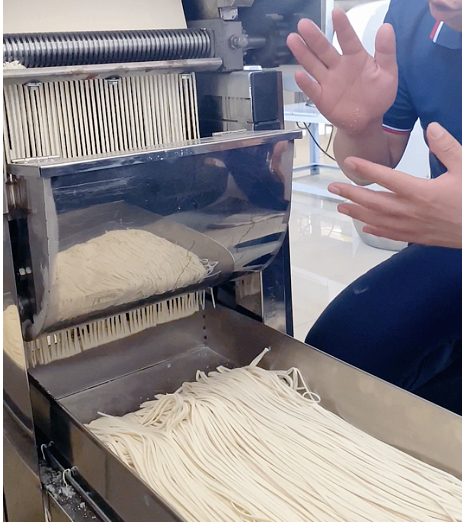 做面條應(yīng)該選擇什么樣的面條機