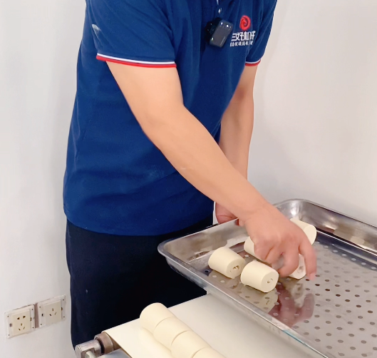 戧面饅頭應(yīng)該怎么做