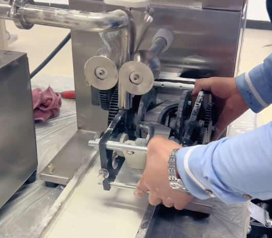 包子餃子一體機更換機頭方法