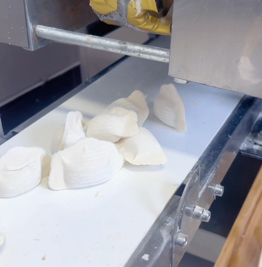 用餃子機包餃子和手工有什么區(qū)別