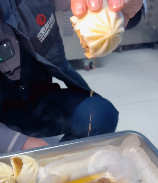 包子鋪想靠速凍生坯包子逆襲，用包子機學(xué)技術(shù)收費嗎？