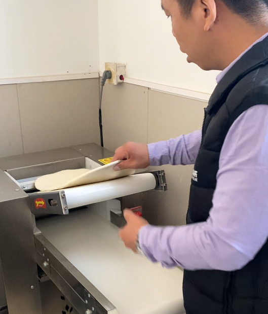 開家饅頭坊需要什么樣的饅頭機(jī)？饅頭怎么做才好吃？